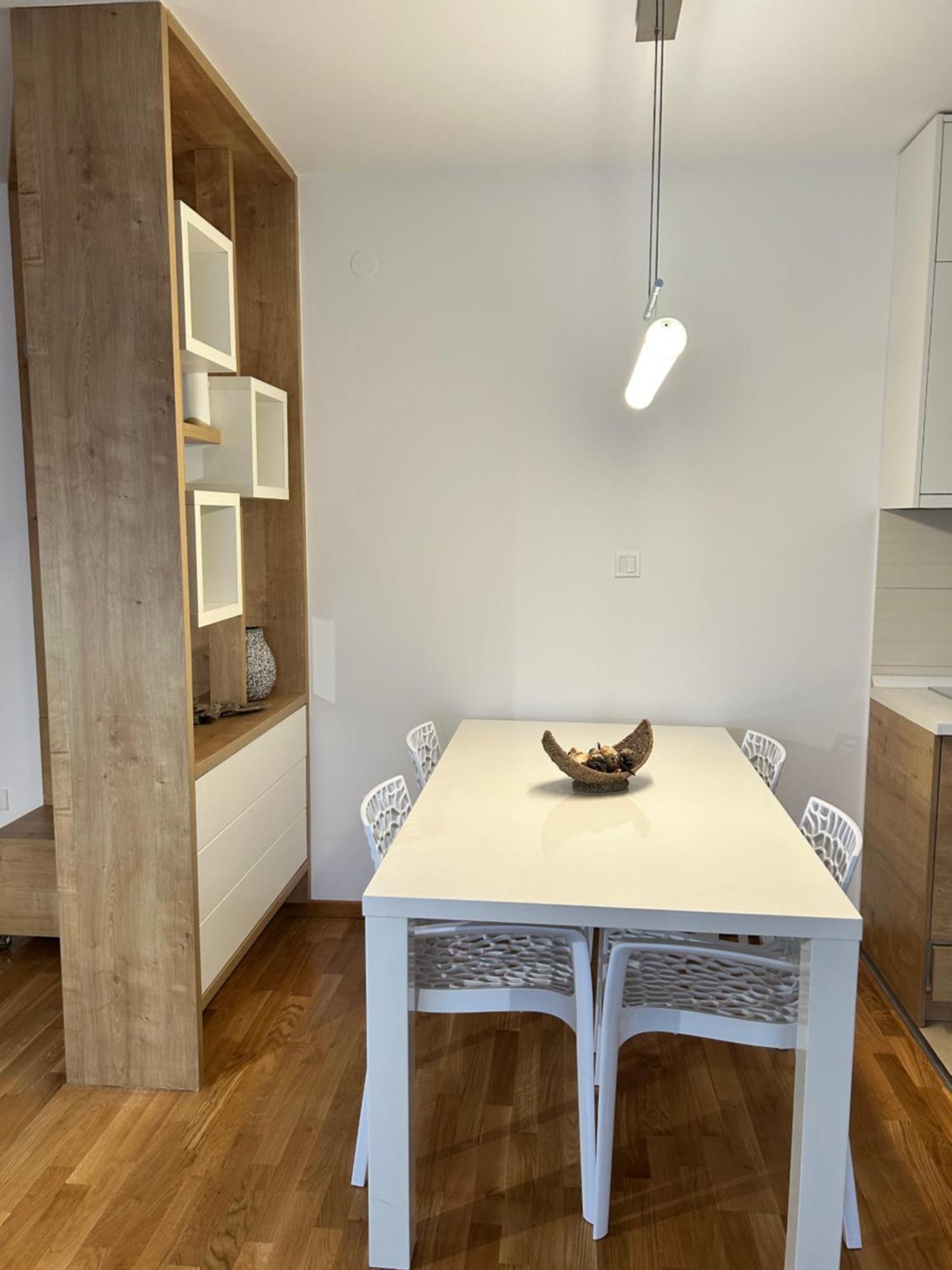Center Apartment *