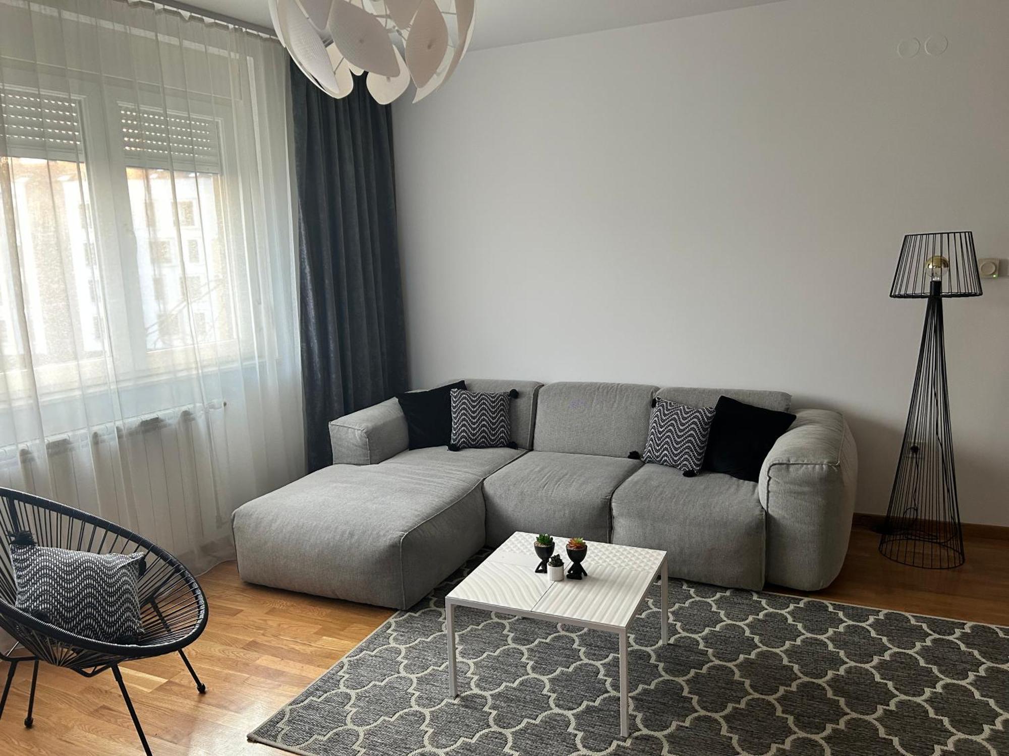 Center Apartment Novi Sad